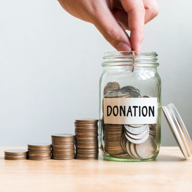 donating money 1 1024x672 copia